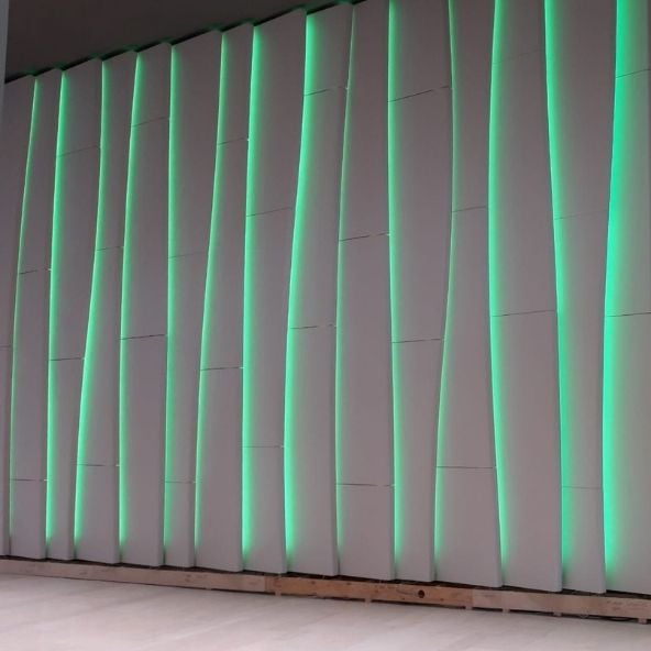 Unieke LED strips voor autoshowroom